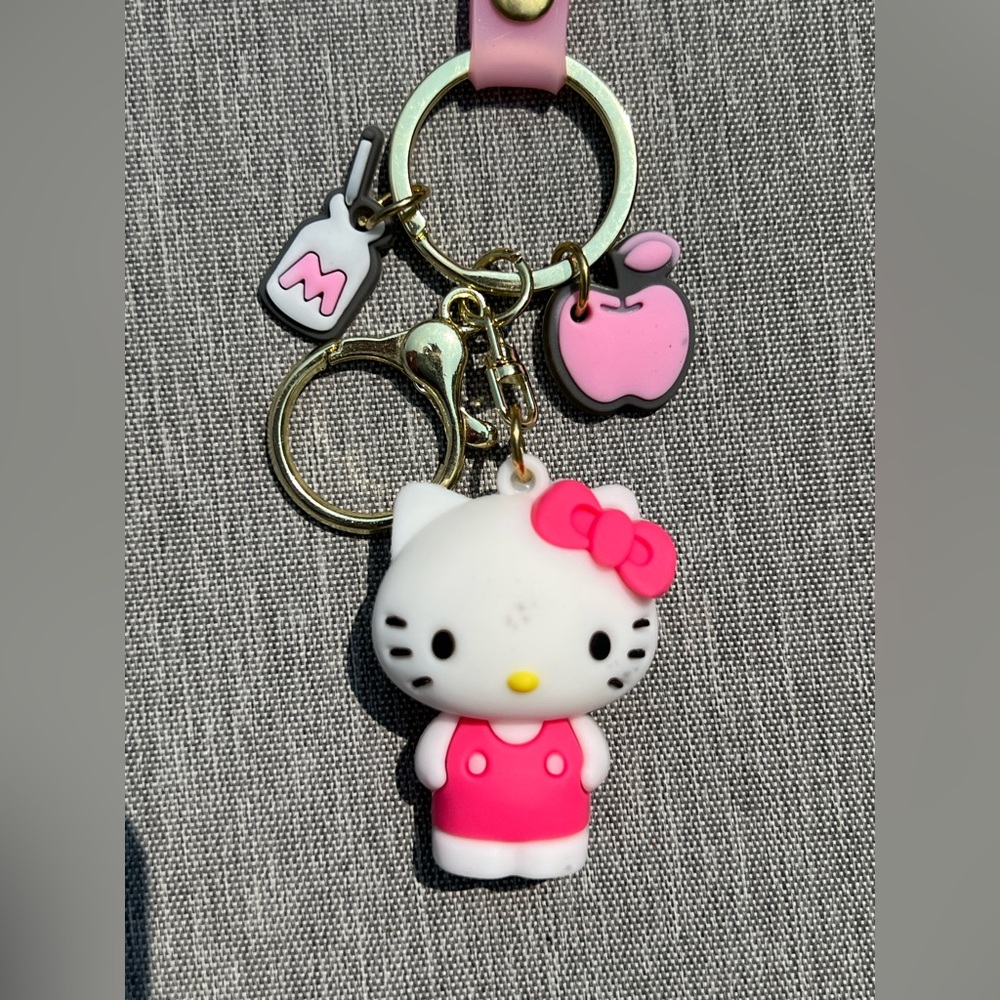 Hello Kitty Pink Keychain - Picture 6 of 8